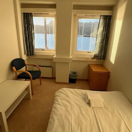 Bed and Breakfast Sea Side In *