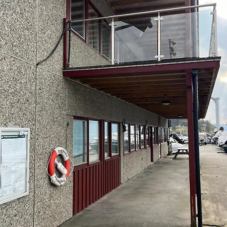 Sea Side In